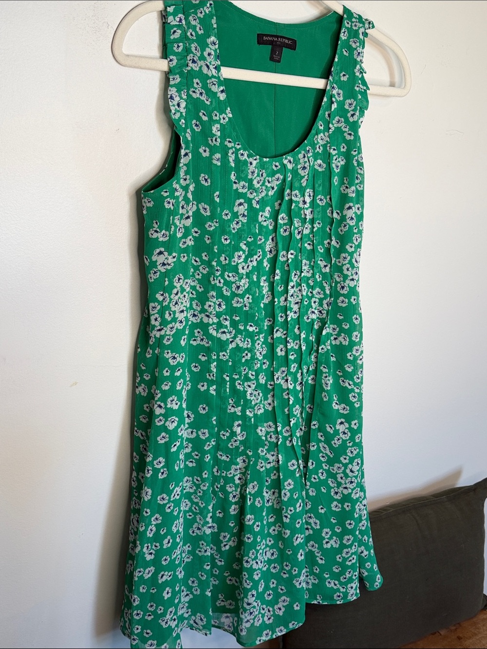 Banana Republic Green Floral Pleated Midi Dress - Picture 4 of 6